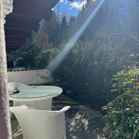 Kity Mit Terrasse Und Bergblick Grainau