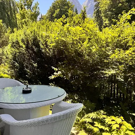Kity Mit Terrasse Und Bergblick Grainau