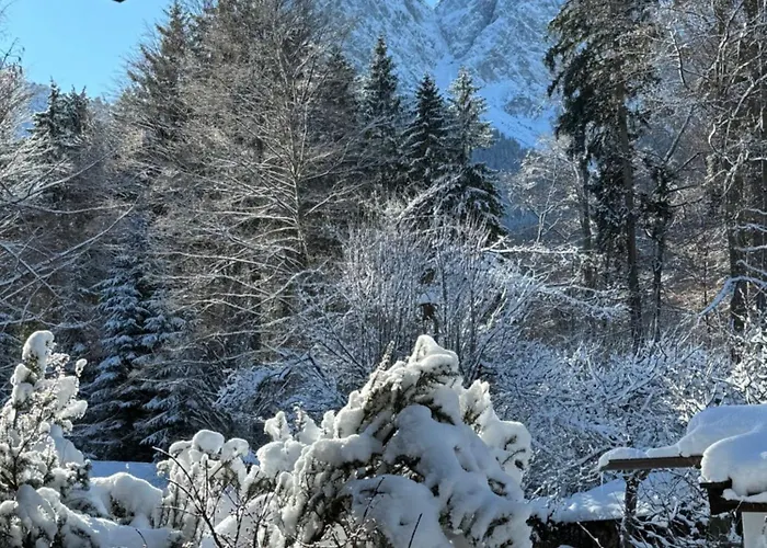 Kity Mit Terrasse Und Bergblick Grainau